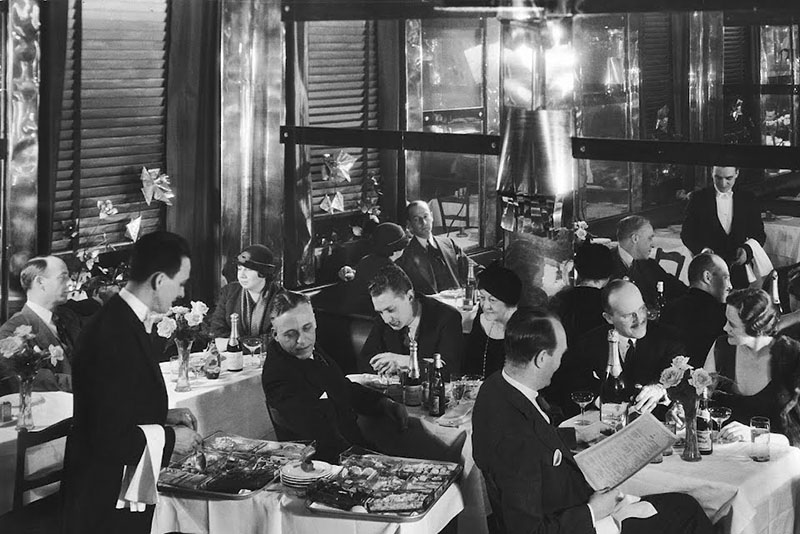 Rolo zavjese u kafiću u SAD-u 30-ih godina XX stoljeća