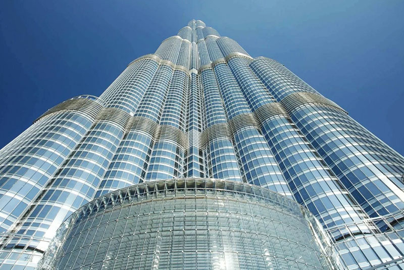 Najviša zgrada na svijetu, Burj Khalifa u Dubaiju, ima 24.348 prozora.