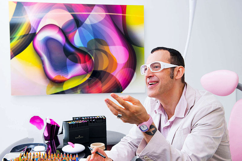 Karim Rashid svoj stil dizajna naziva 